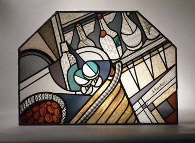 Ein Art-Deco-Buntglasfenster, das eine Cocktailbar darstellt von Jacques Gruber