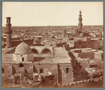 Ägypten. Kairo. Gesamtansicht - im Hintergrund die Madrasa - Mausoleum Umm As-Sultan Sza