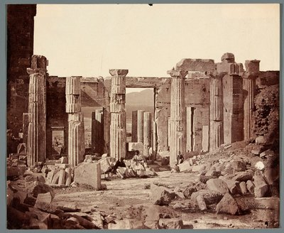 „Innenraum der Propyläen“ [Athen. Akropolis - Propyläen] von James Robertson