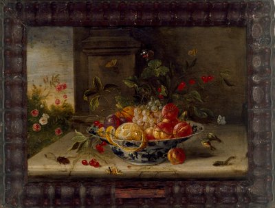 Dekorative Stillleben-Komposition mit einer Porzellanschale, Obst und Insekten, Mitte des 17. Jahrhunderts von Jan van Kessel