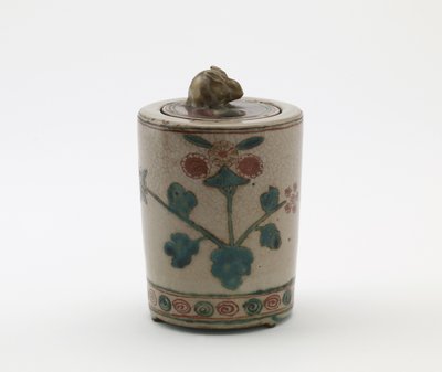 Zylindrischer Räucherofen mit Hase auf dem Deckel, Edo-Zeit oder Meiji-Ära von Japanese School