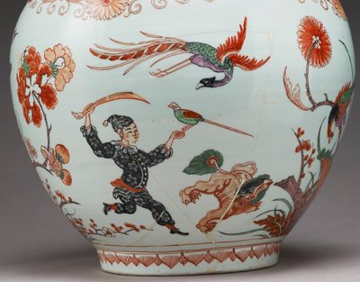 Große Flaschenvase, dekoriert in Holland im Imari-Stil, Ko-Imari, spätes 17. Jahrhundert (Detail) von Japanese School