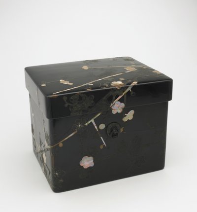 Maskenbox mit passendem Deckel, Edo-Periode von Japanese School