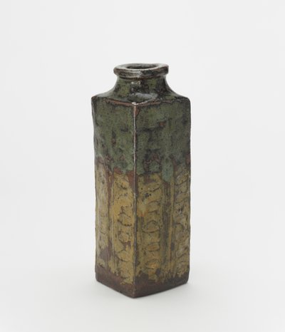 Yatsushiro oder Shodai Ware Vase in Form eines archaischen chinesischen Cong, Vase von Japanese School