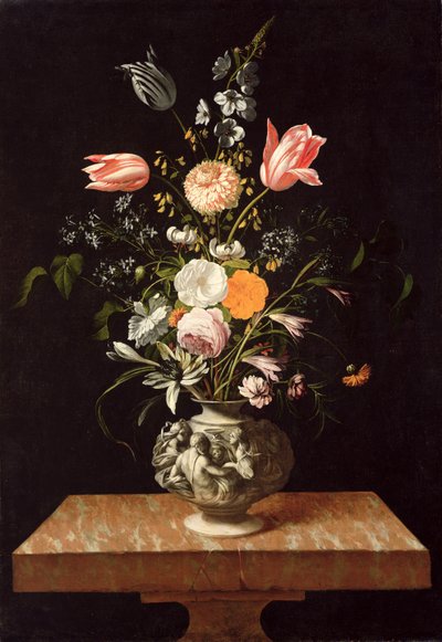 Vase mit Relief und Blumen auf einem Marmortisch von Johann Georg Hinz
