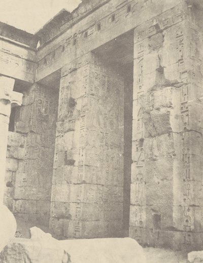 Médinet Habou, Palast von Ramses II, 2. Hof, Ostseite von John Beasly Greene