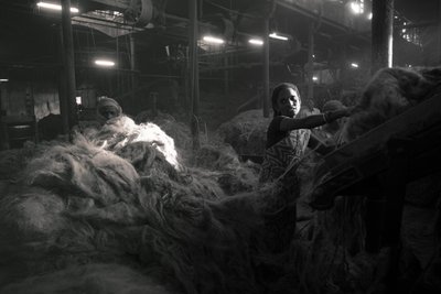 Jutefabrik, Kolkata, Indien von Jon Nicholson