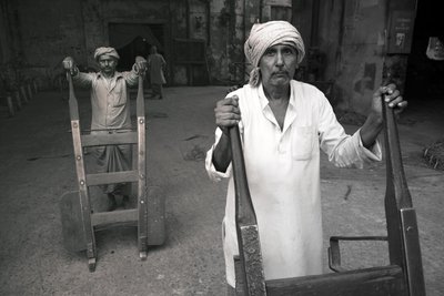Jutefabrik, Kolkata, Indien, 2017 von Jon Nicholson