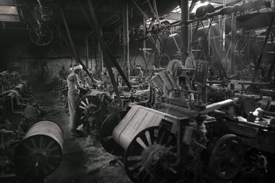 Jutefabrik, Kolkata, Indien, 2017 von Jon Nicholson