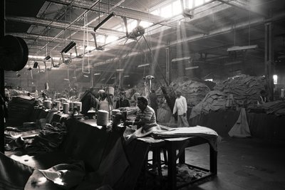 Jutefabrik, Kolkata, Indien, 2017 von Jon Nicholson