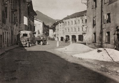 Album "Meine Weltkriegs-Erinnerungen Südwestfront (Kärnten, Italien, Südtirol) 31/03/1915-12/11/1918 - Josef Zohles Wien": Platz Tolmezzo von Josef Zohles