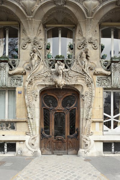Eingangstür zu 29 Avenue Rapp im 7. Arrondissement in Paris, Jugendstil-Architektur von Jules Lavirotte