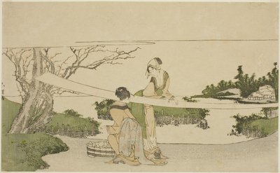 Zwei Frauen spannen Stoff von Katsushika Hokusai