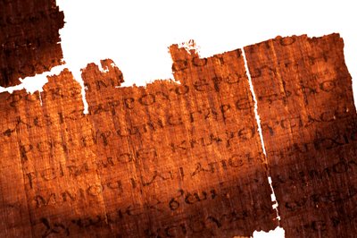 Detail einer Seite des Evangeliums von Judas; Seitentext ist Jesus zu Judas "Du wirst übertreffen, 2006 (Foto) von Kenneth Garrett