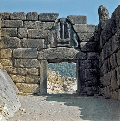 Das Tor der Löwen: Stätte der antiken Stadt Mykene, im Peloponnes (1500-1100 v. Chr.) Griechenland von Late Helladic Period Mycenaean