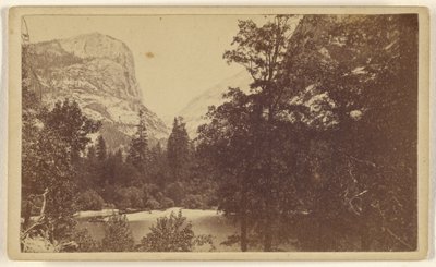Mirror Lake. Yosemite-Tal. Mariposa Co. von Lawrence and Houseworth