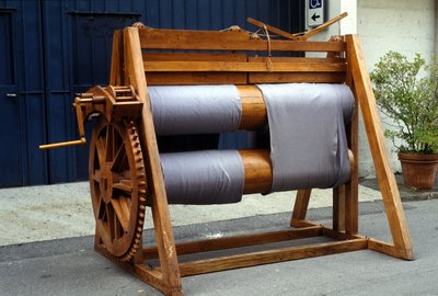 Wollwebstuhl. Modell nach der Zeichnung von Leonardo da Vinci (Leonardo da Vinci). Museum für Wissenschaft und Technologie, Mailand von Leonardo da (after) Vinci