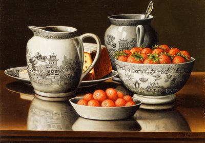 Stillleben mit Porzellan und Erdbeeren von Levi Wells Prentice