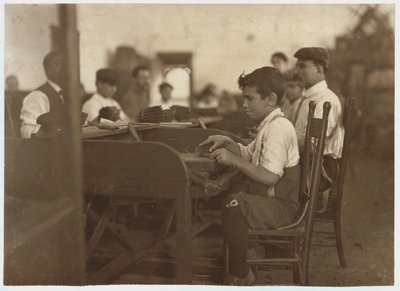 Kinderlehrling in der Zigarrenfabrik De Pedro Casellas, Tampa, Florida, 1909 von Lewis Wickes Hine