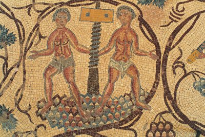 Weinpresse, Detail des Bodenmosaiks mit Alltagsszenen, Kirche der Heiligen Lot und Prokopius, Nebo, Khirbet al-Mukhayyat, Jordanien, byzantinische Zivilisation, 6. Jahrhundert n. Chr. von Unbekannt Unbekannt