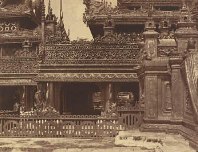 Amerapoora: Ein weiterer Teil des Balkons von Kyoung Nr. 86 von Linnaeus Tripe