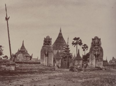 Pugahm Myo: Eingang zur Shwe Zeegong Pagode von Linnaeus Tripe
