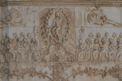 Szenen des Jüngsten Gerichts, Geschichten der Apokalypse, Basreliefs von Lorenzo Maitani (vor 1275-1330) und Assistenten, vierte Säule, Fassade des Doms von Orvieto, Umbrien, Italien von Lorenzo Maitani