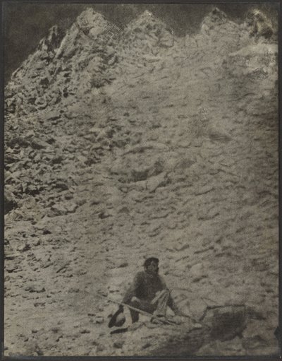 Mann in felsiger Landschaft von Louis Fleckenstein