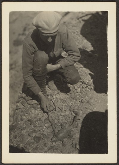 Mann und Eidechse von Louis Fleckenstein