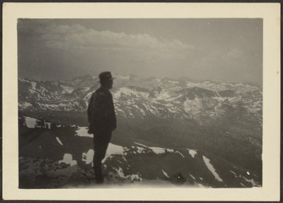 [Mann in bergiger Landschaft] von Louis Fleckenstein
