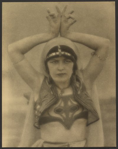 Nautch-Mädchen von Louis Fleckenstein