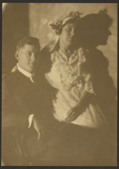 Porträt eines Mannes und einer Frau mit Blumenhut von Louis Fleckenstein