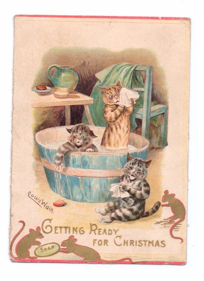 Viktorianische Weihnachtskarte von zwei Katzen in einer Badewanne, während zwei Mäuse mit einem Stück Seife spielen, ca. 1880 von Louis Wain