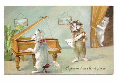 Edwardianische Postkarte von einer Katze, die Klavier spielt, und einer anderen, die singt, während eine dritte zuschaut, ca. 1910 von Louis Wain