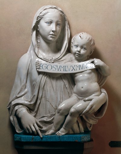 Heilige Jungfrau mit dem Erlöserkind, das eine Schriftrolle hält von Luca Della Robbia