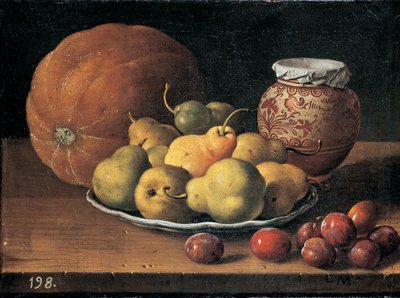 Birnen auf einem Teller, eine Melone, Pflaumen und ein dekorierter Mansies-Topf auf einem Holzvorsprung von Luis Egidio Menendez or Melendez