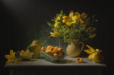 Goldene Lilien und Aprikosen von Lydia Jacobs