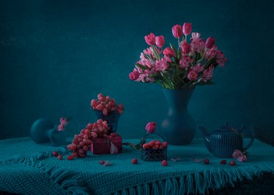 Stimmungsvolles Blumenstillleben von Lydia Jacobs
