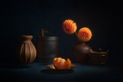 Orange Dahlie Stillleben von Lydia Jacobs