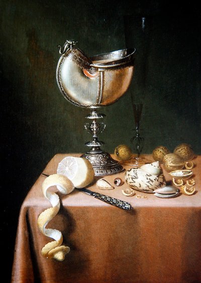 Ein Stillleben mit einer Nautilus-Tasse, einer geschälten Zitrone und Walnüssen von Maerten Boelema de Stomme