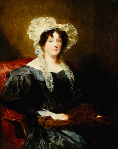 Porträt einer Dame, sitzend, halblang, in einem dunkelblauen Kleid und einer weißen Spitzenhaube mit blauer Schleife, hält Näharbeit von Margaret Sarah Carpenter