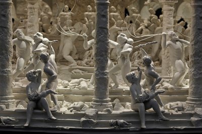 Alles fällt, 2014 von Mat Collishaw