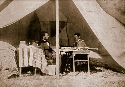 Das letzte Gespräch zwischen Präsident Lincoln und General McClellan in Antietam, 1862 von Mathew B. Brady