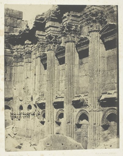 Tempel des Jupiter in Baalbek (Heliopolis, Inneres des Naos; Syrien) von Maxime Du Camp