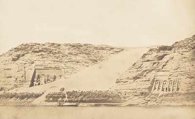 Allgemeine Ansicht der Spéos von Phré und Athor, in Abousembil, von der Insel aus gesehen, 29. März 1850 von Maxime Du Camp