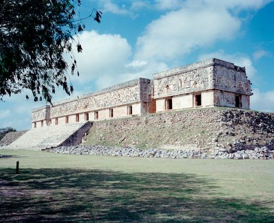 Präkolumbische Zivilisation: Ansicht der Stätte von Uxmal, antike Maya-Hauptstadt, Puuc-Stil von Mayan