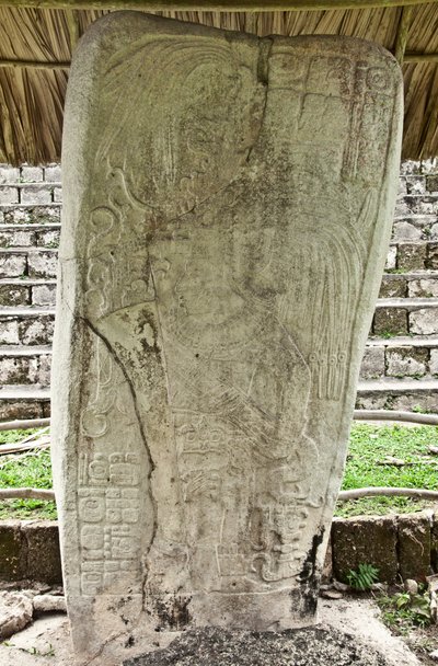 Stela 9, die Ajb’alun Haab’tal Wat’ul K’atel darstellt, Terminal Classic König aus Seibal, Guatemala, zur Erinnerung an das Ende des 9. Katun im Jahr 849 n. Chr. von Mayan