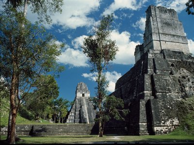Tikal-Tempel II oder Tempel der Masken, 7. bis 8. Jahrhundert von Mayan
