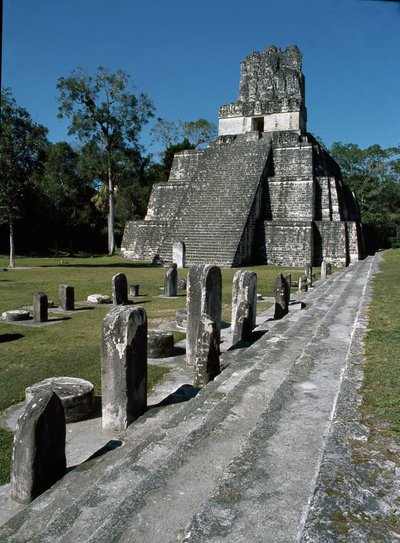Ansicht des Tempels II oder Tempel der Masken Tikal, 7. bis 8. Jahrhundert von Mayan