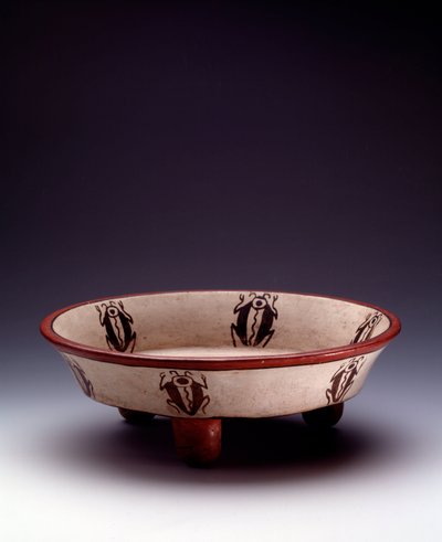 Präkolumbianische Kunst, Maya-Zivilisation, Spätklassik: Tripod-Tonplatte mit Käfern dekoriert. Aus Peten, Guatemala. Guatemala, Museo Nazionale di Archeologia e Etnologia von Mayan Mayan